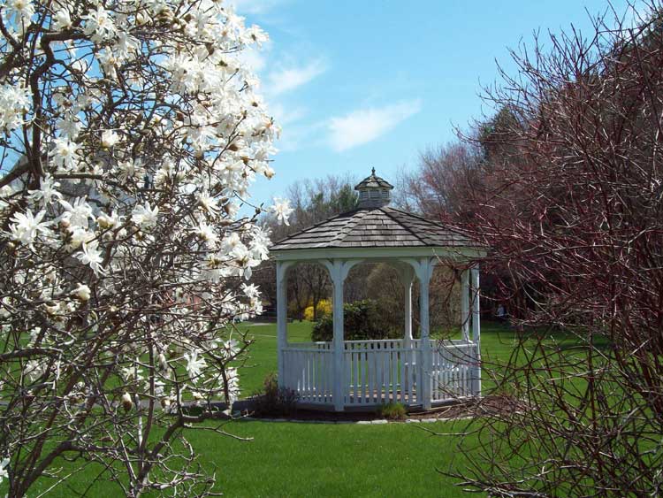 gazebo at arbors of hop brook